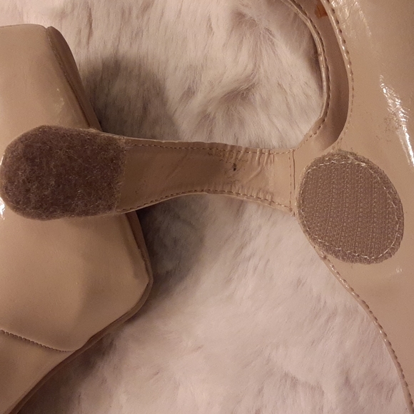 BWWOT* (w/FREE Belt in Nude) Madeline Nude Platform Pumps. Sz 9. Velcro Closure - Picture 4 of 16